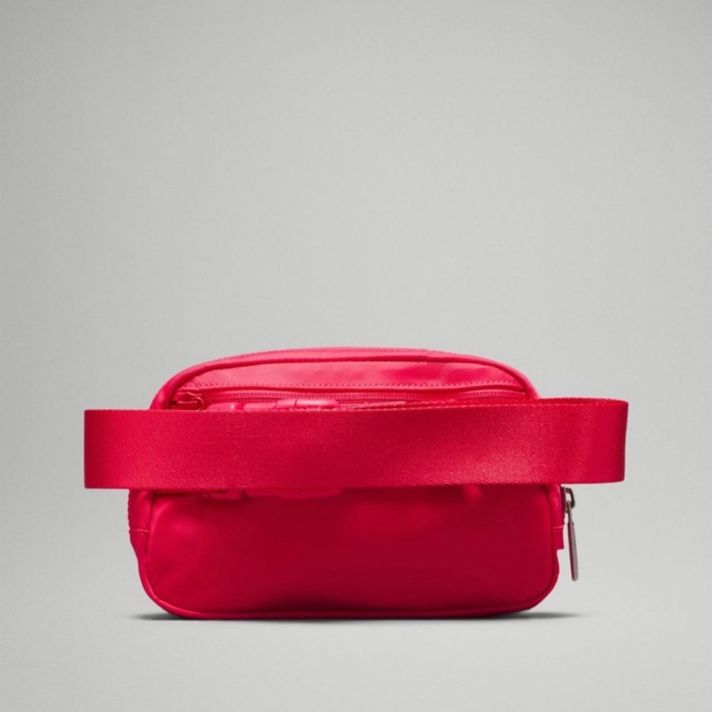 NWT Lululemon Everywhere Belt Bag 1L (Lipgloss) - Picture 3 of 7